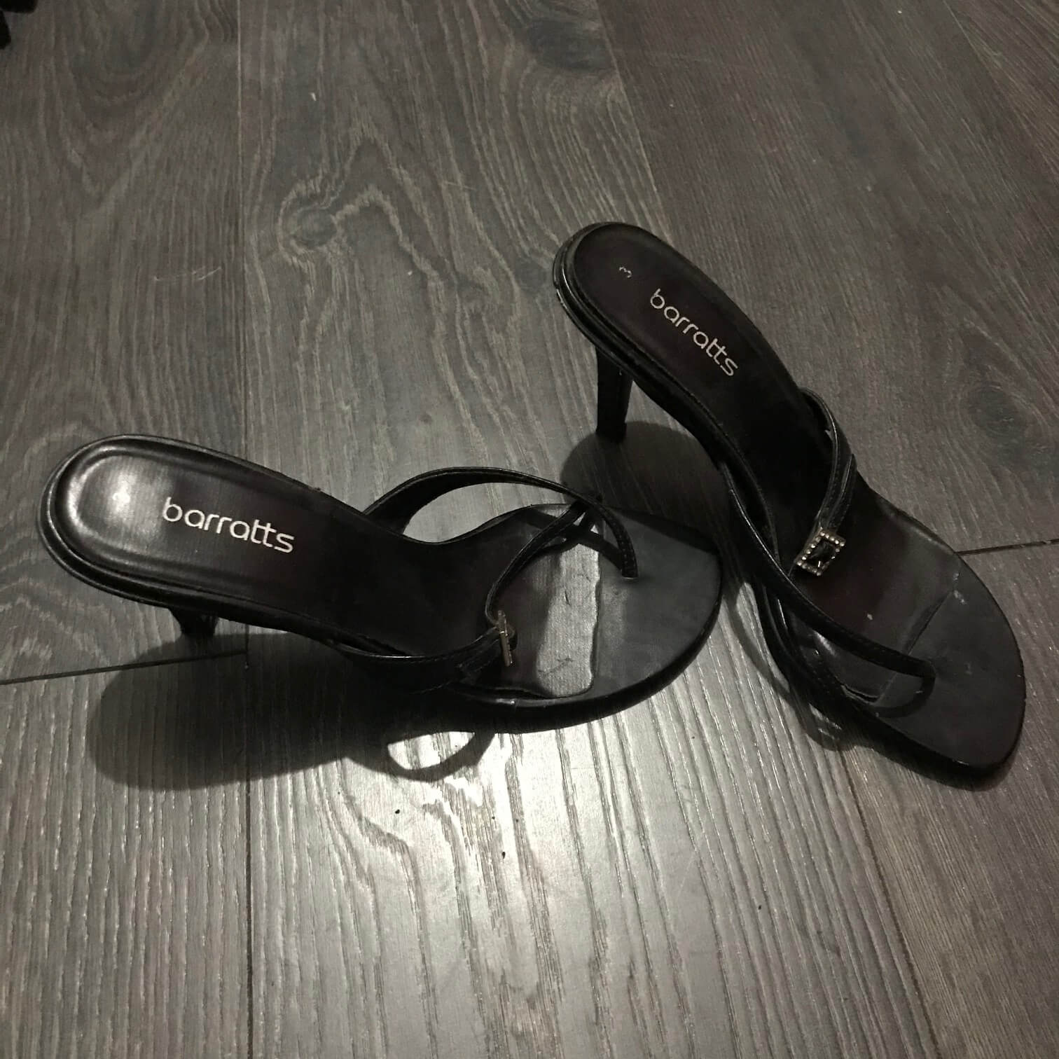 Black kitten heel sandals Black kitten heel sandals